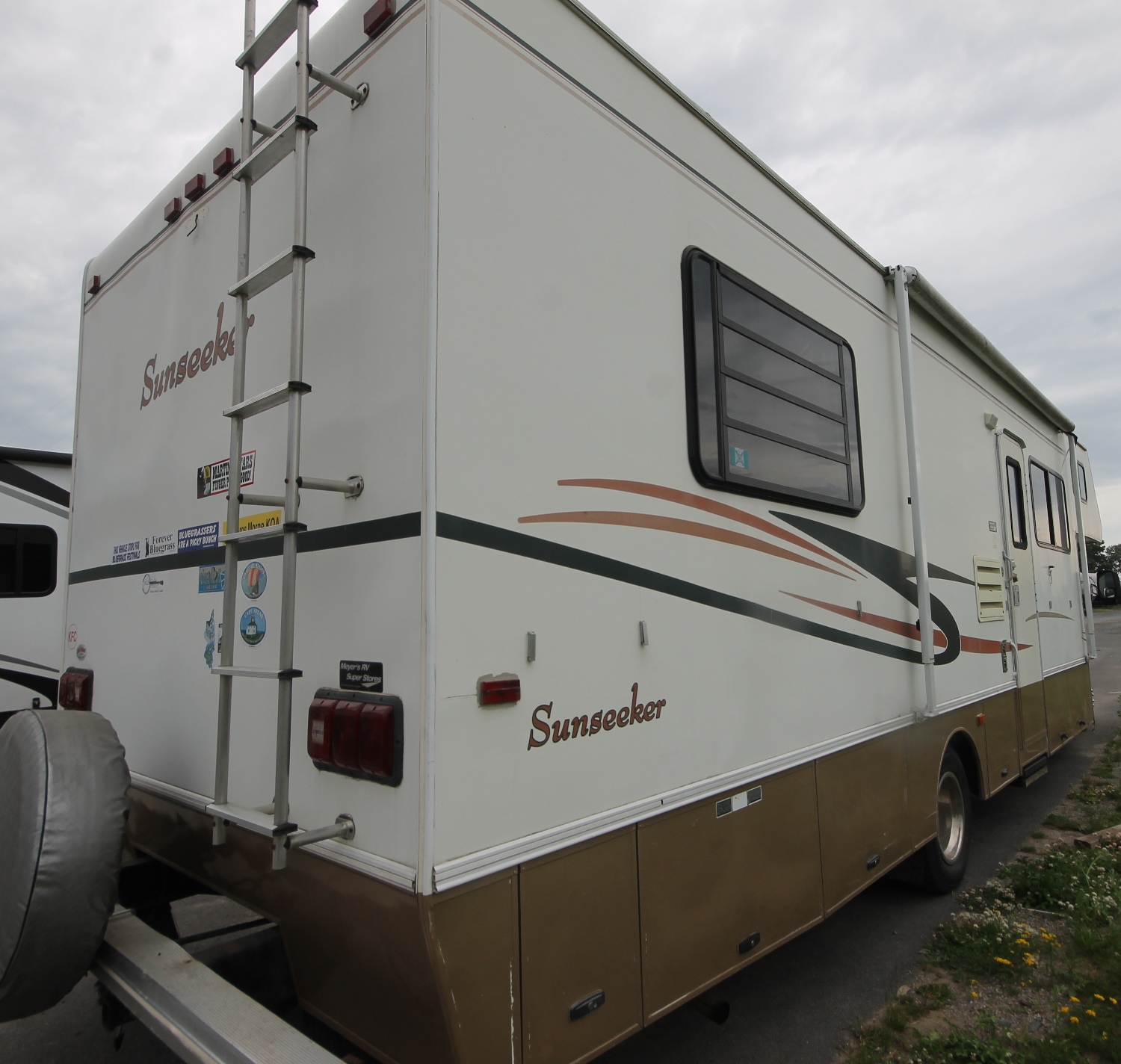 Used RV Motorhomes for Sale - RVHotline Canada RV Trader