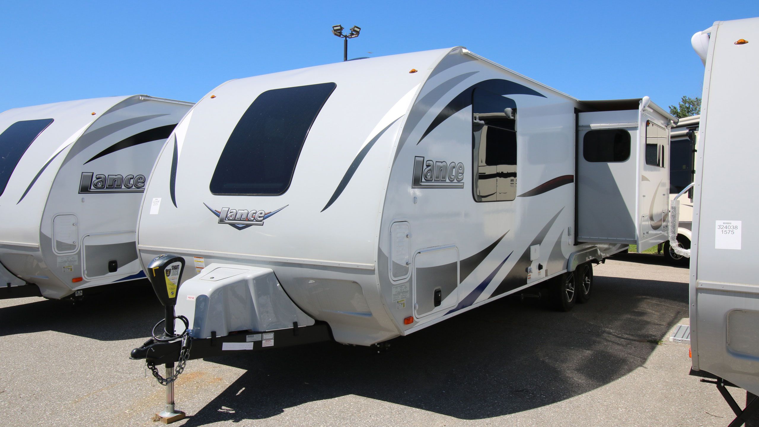 Lance Travel Trailers - Can-Am RV Centre