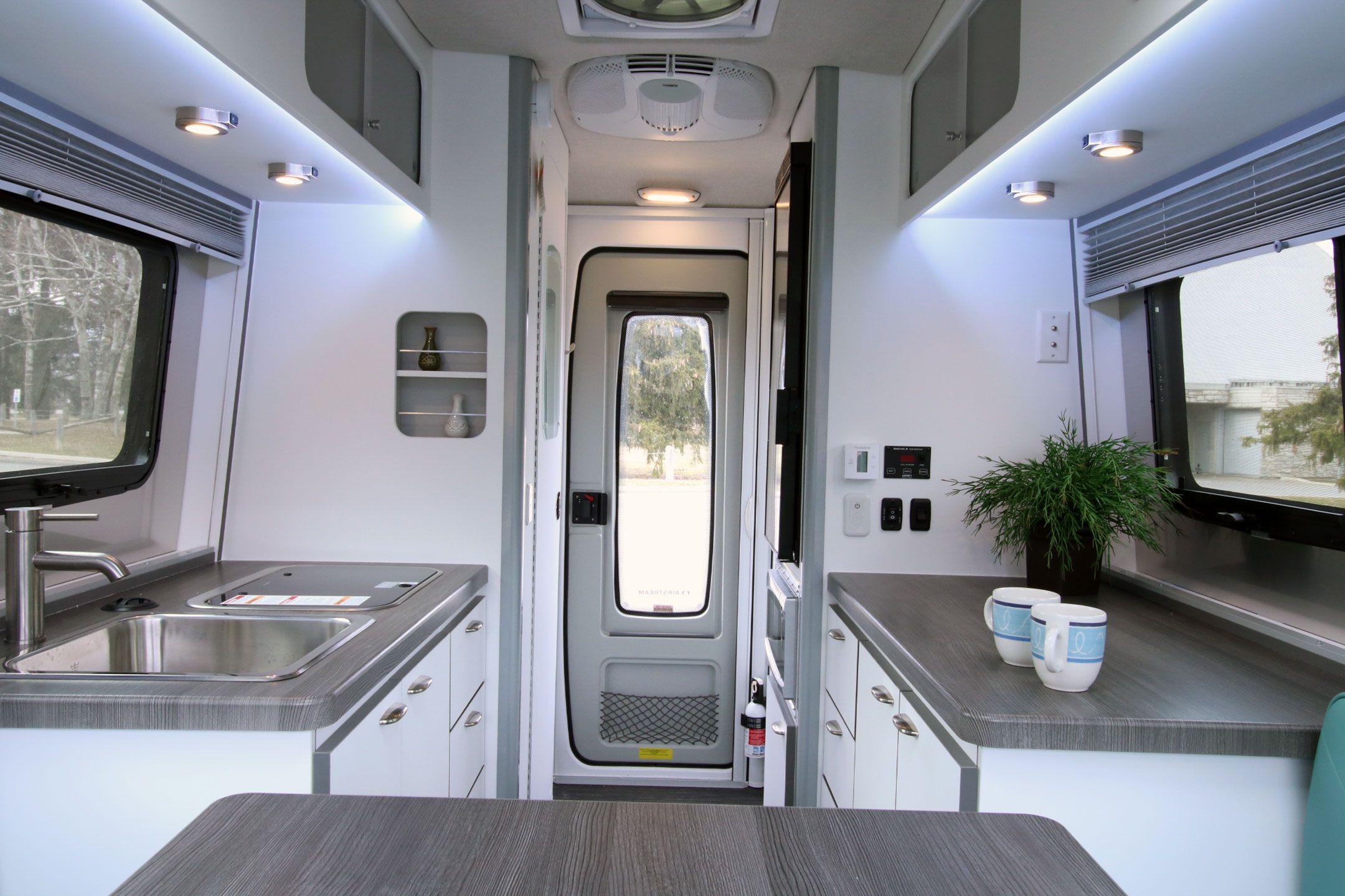 NEW 2022 AIRSTREAM NEST 16U TRAVEL TRAILER London 