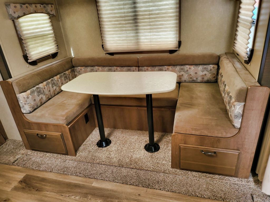 2016 Cruiser RV 210uds