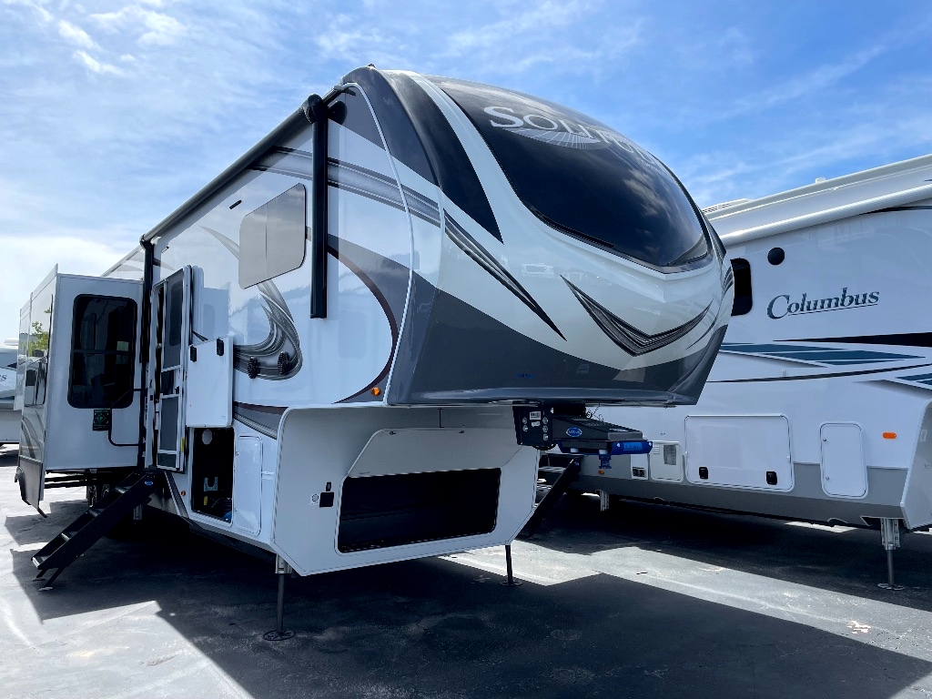 Solitude Fifth Wheels | Bill Thomas Camper Sales | Missouri