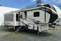 2019 KEYSTONE ALPINE 3400RS - Chilliwack RV Details page